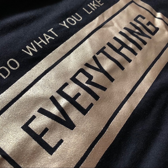 Black and Gold Tied Hem Crop Top & Leggings Set - Picture 2 of 6